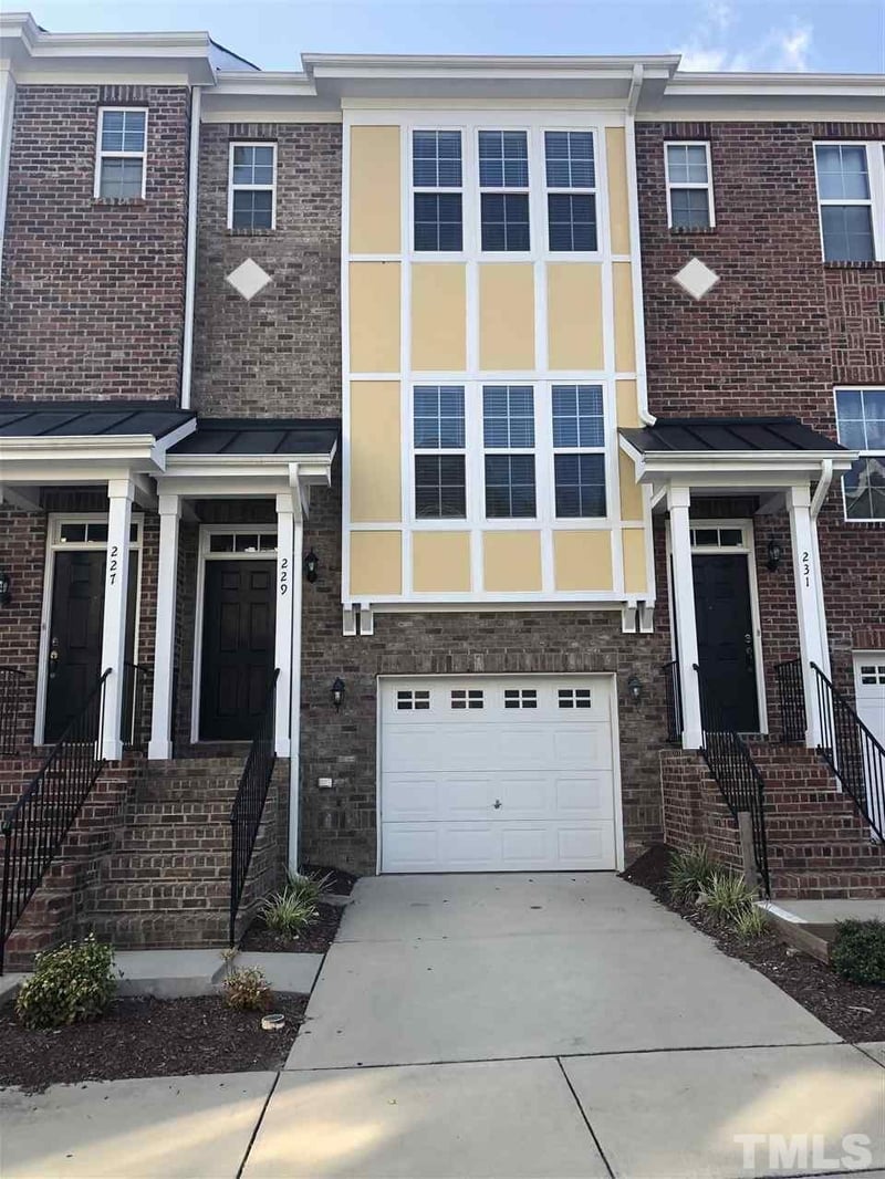 229 Dove Cottage Ln, Cary, NC 27519