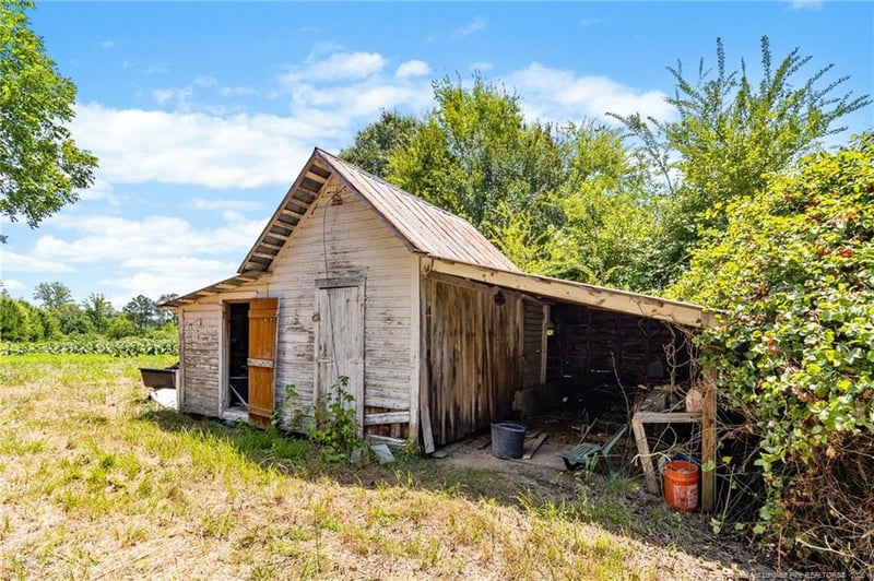 229 Fawn Ln, Sanford, NC 27330