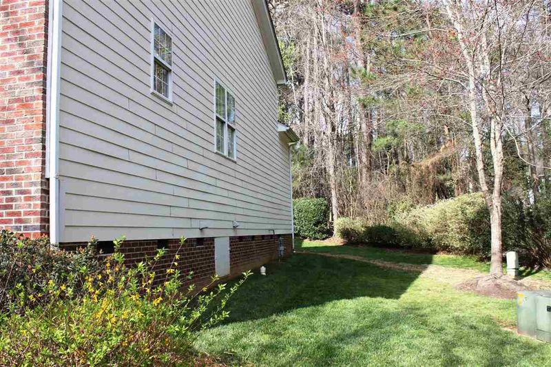 229 Harbor Creek Dr, Cary, NC 27511
