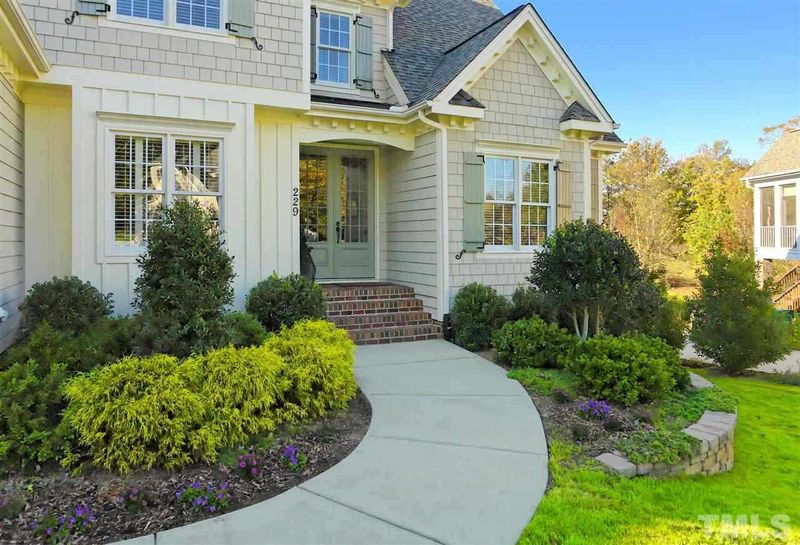 229 Hein Dr, Clayton, NC 27527