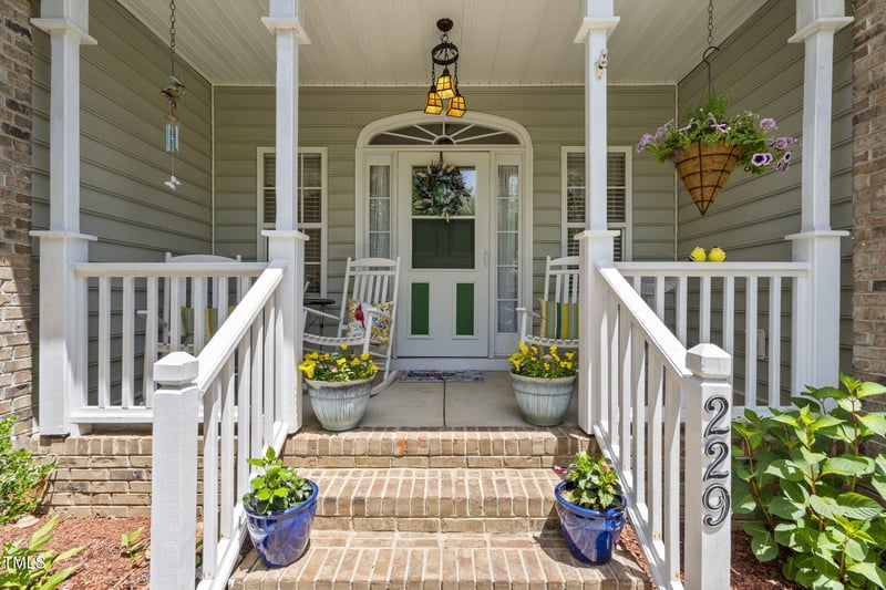 229 Hocutt Farm Dr, Clayton, NC 27527
