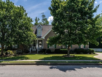 229 Hocutt Farm Dr, Clayton, NC 27527