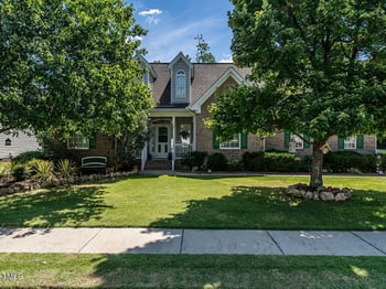 229 Hocutt Farm Dr, Clayton, NC 27527