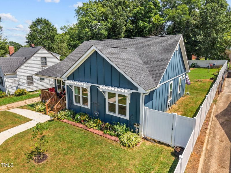 229 Rolling Rd, Burlington, NC 27217