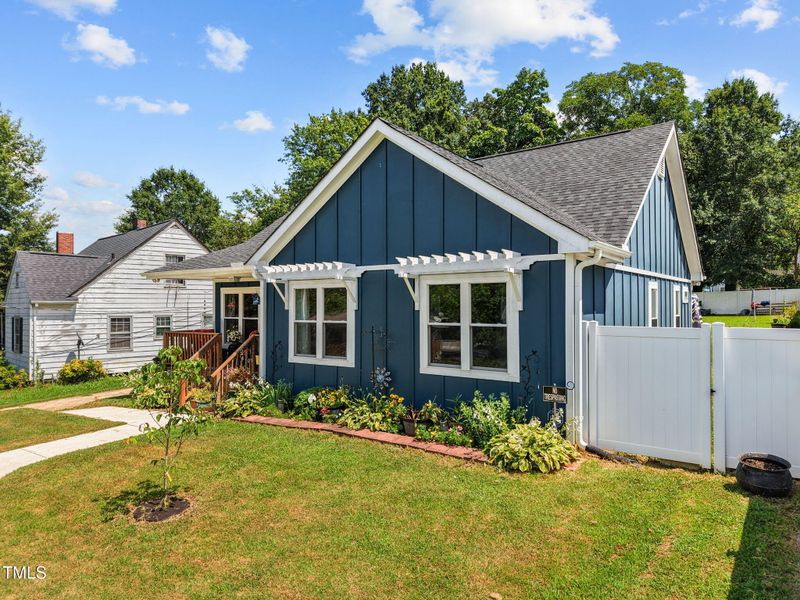 229 Rolling Rd, Burlington, NC 27217