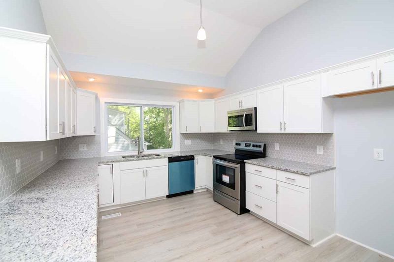 229 E Stallings St, Clayton, NC 27520