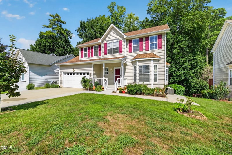 229 Tecumseh Ct, Cary, NC 27513