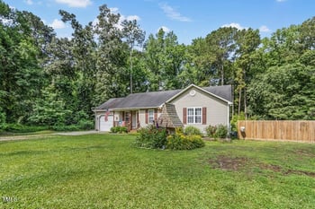 229 White Oak Farm Dr, Willow Springs, NC 27592