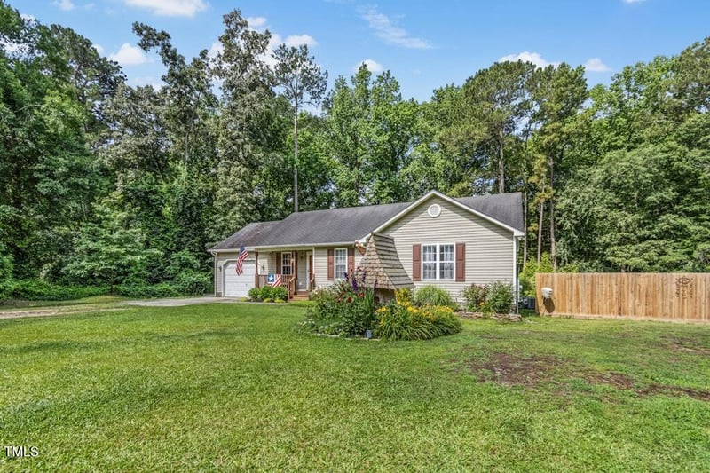 229 White Oak Farm Dr, Willow Springs, NC 27592