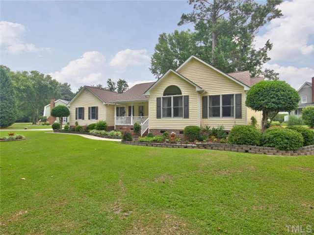 229 Woodcroft Dr, Angier, NC 27501