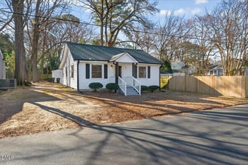 23 Academy St, Wendell, NC 27591