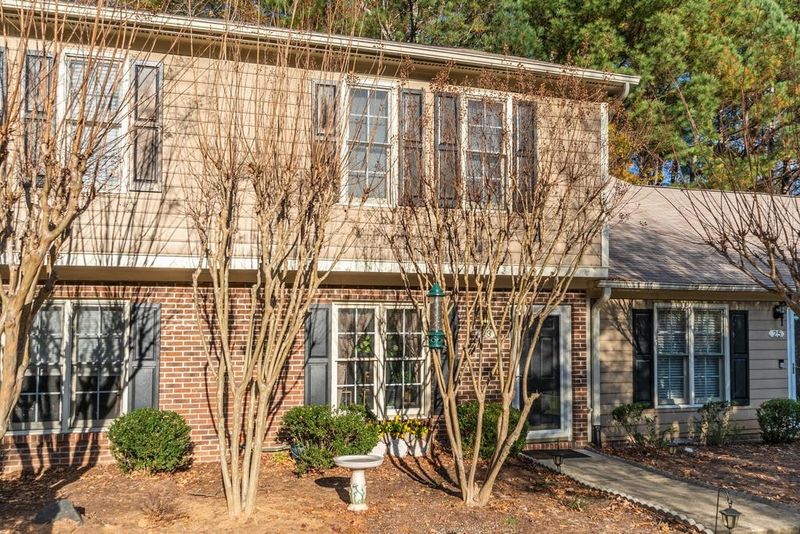23 Crystal Oaks Ct, Durham, NC 27707