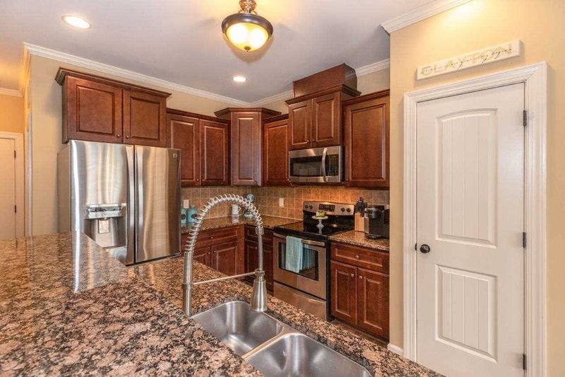 23 Pamela Ln, Clayton, NC 27527