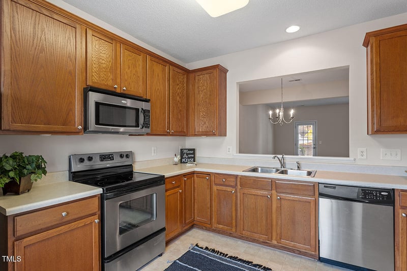 23 Suncrest Ct, Durham, NC 27703