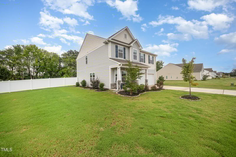 23 Walker Grove Ln, Lillington, NC 27546