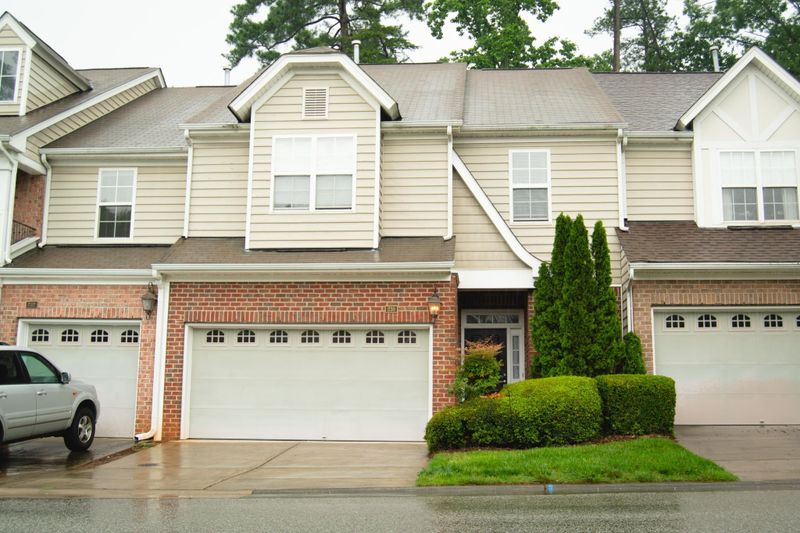 230 Beringer Pl, Chapel Hill, NC 27516