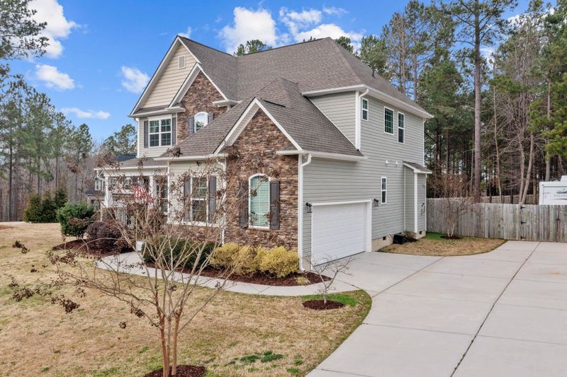 230 Bridgeport Cir, Clayton, NC 27527