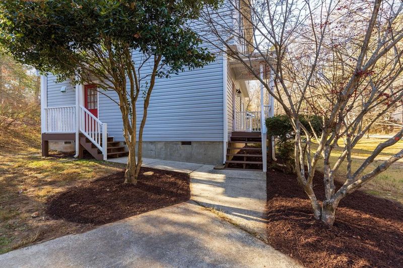 230 Forbush Mountain Dr, Chapel Hill, NC 27514