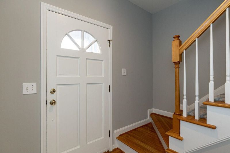 230 Forbush Mountain Dr, Chapel Hill, NC 27514