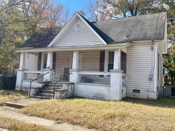 230 Hall Ave, Burlington, NC 27217