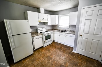 230 Maple Dr, Oxford, NC 27565