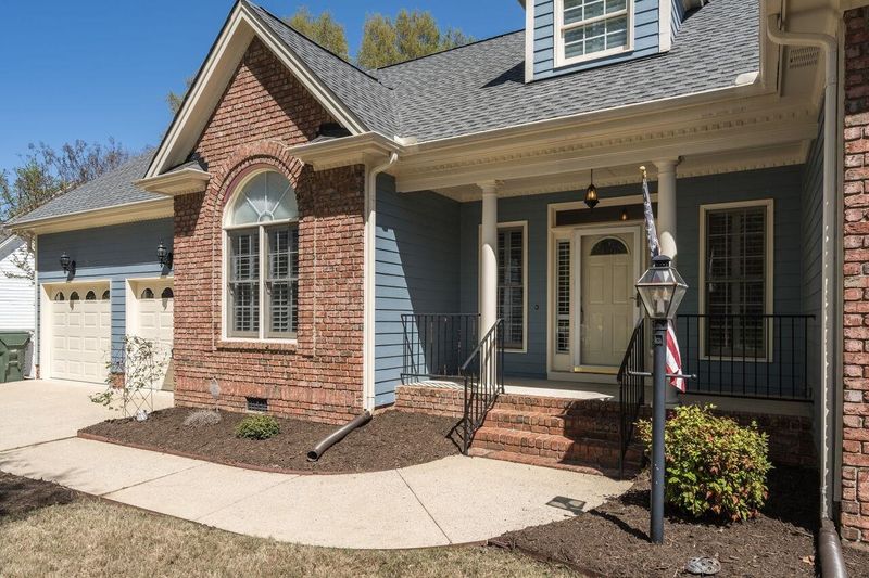 230 Parkridge Dr, Clayton, NC 27527