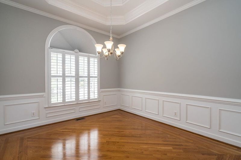 230 Parkridge Dr, Clayton, NC 27527