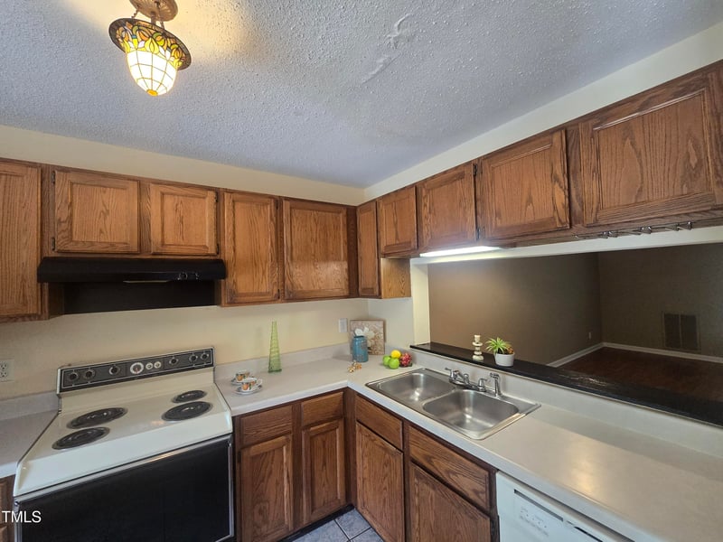 230 Saint Andrews Ln, Chapel Hill, NC 27517