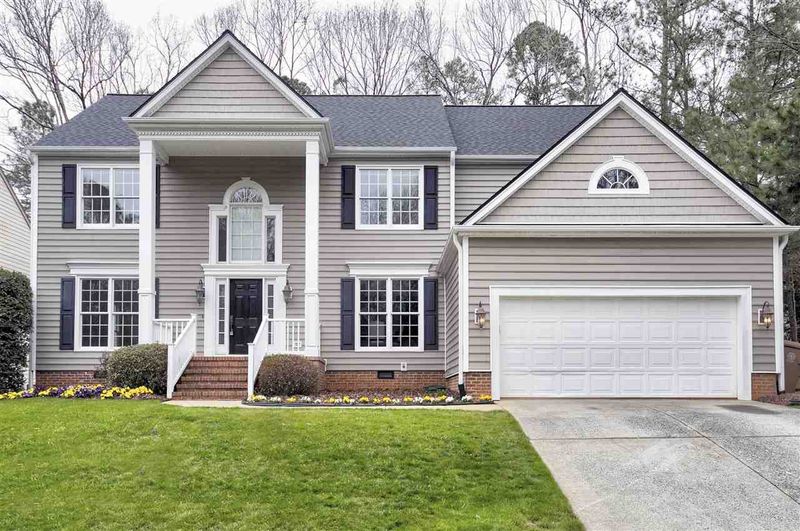 230 Strathburgh Ln, Cary, NC 27518