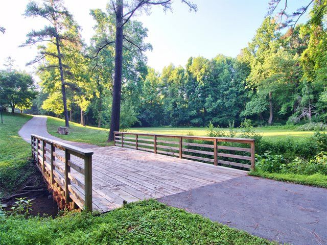 230 E Winmore Ave, Chapel Hill, NC 27516