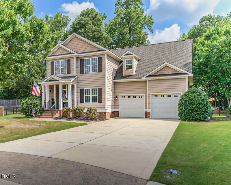 2300 Larkhaven Ct, Fayetteville, NC 28303