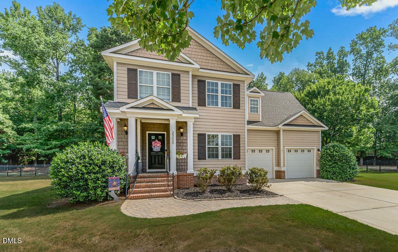 2300 Larkhaven Ct, Fayetteville, NC 28303