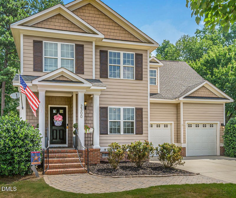 2300 Larkhaven Ct, Fayetteville, NC 28303
