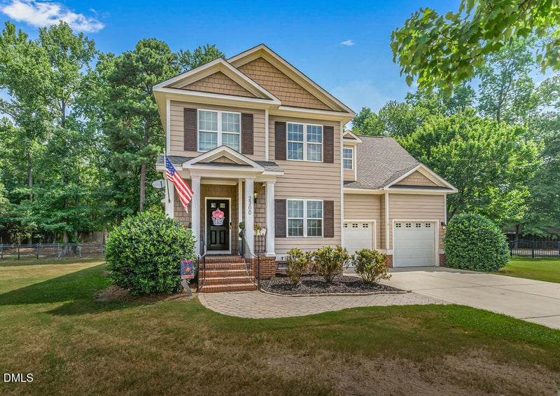 2300 Larkhaven Ct, Fayetteville, NC 28303