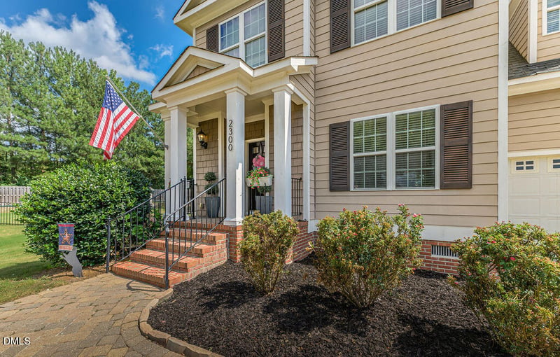 2300 Larkhaven Ct, Fayetteville, NC 28303