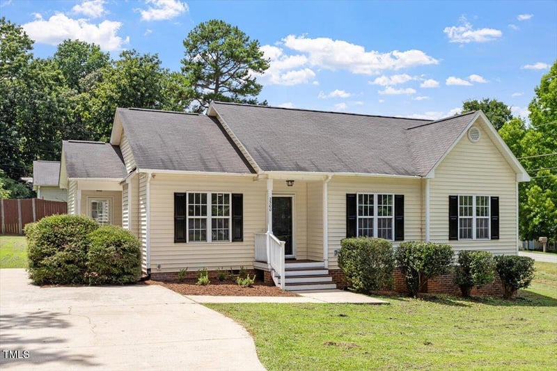 2300 Red Oak Ct, Hillsborough, NC 27278