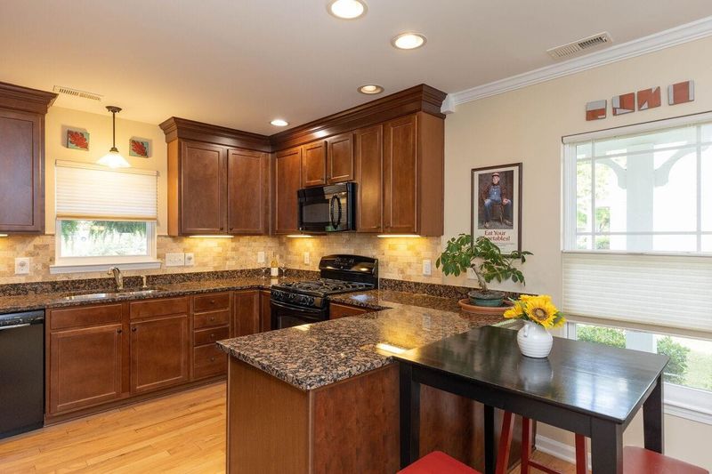 2301 Bartlett Cir, Hillsborough, NC 27278