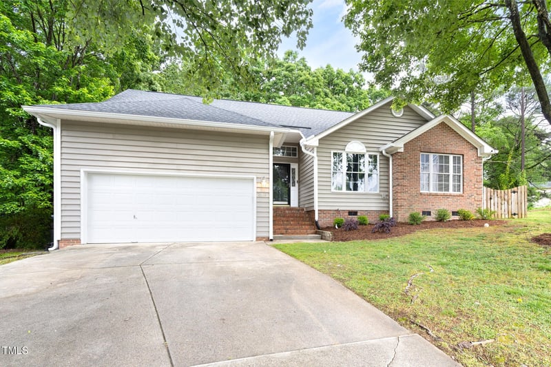 2301 Bolingbrook Ln, Raleigh, NC 27613