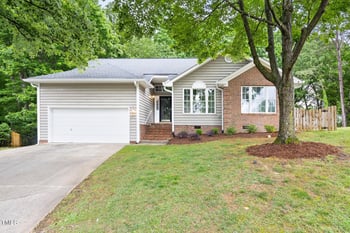 2301 Bolingbrook Ln, Raleigh, NC 27613