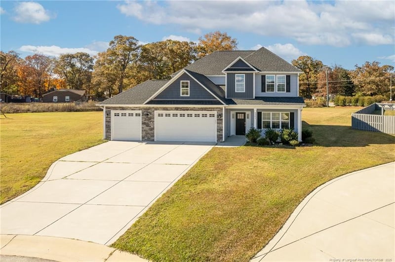 2301 Northway Ct, Hope Mills, NC 28348