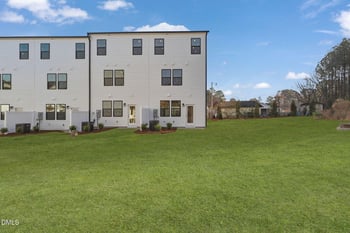 2301 Oakwood Meadows Ln, Raleigh, NC 27604