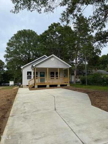 2301 Pinecroft Dr, Burlington, NC 27217