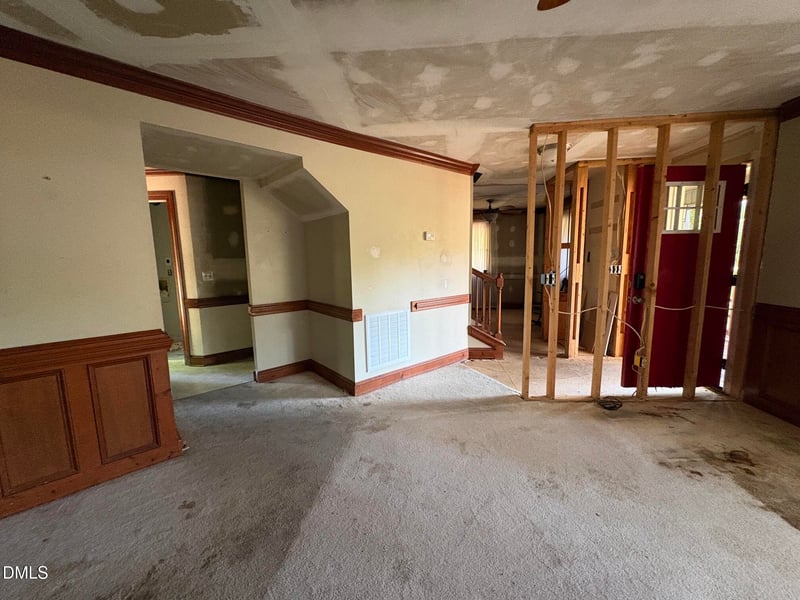 2301 White Oak Cir, Clayton, NC 27520