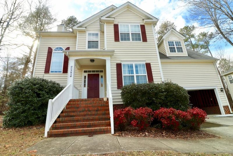 2302 Becketts Ridge Dr, Hillsborough, NC 27278