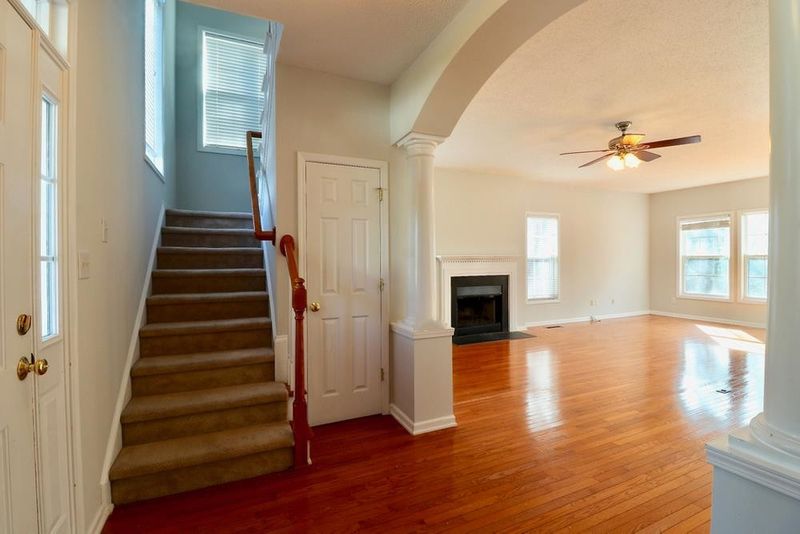 2302 Becketts Ridge Dr, Hillsborough, NC 27278