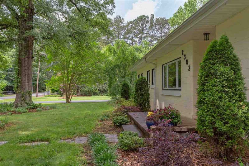 2302 Indian Trl, Durham, NC 27705