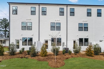 2302 Oakwood Meadows Ct, Raleigh, NC 27604