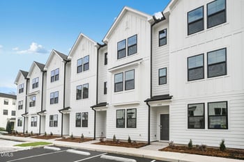 2302 Oakwood Meadows Ct, Raleigh, NC 27604