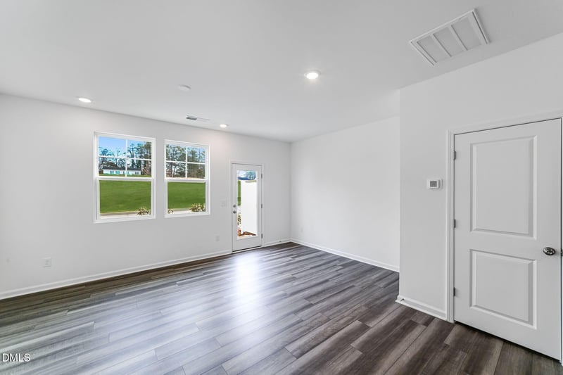 2302 Oakwood Meadows Ct, Raleigh, NC 27604