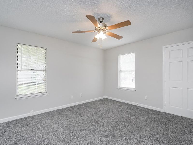2302 Pineknoll Ter, Burlington, NC 27217